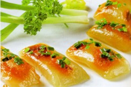 Se lạnh thưởng thức bánh bột lọc thơm ngon béo ngậy