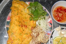 Nhâm nhi bánh xèo thơm phức