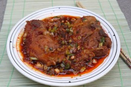 Sườn cốt lết xốt cà chua