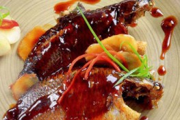 Cá cơm kho riềng
