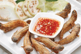 Cá bống chiên giòn chấm mắm me