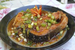 Cá hồi kho mặn
