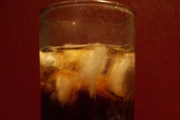 Hấp dẫn cocktail coca - cola và rhum