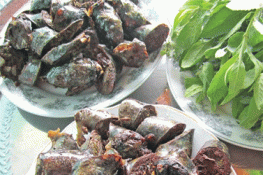 Dồi heo lá cúc tần