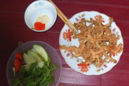 Lạ miệng với nhái chiên giòn