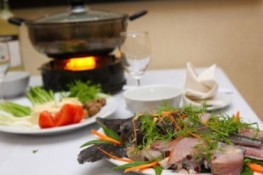 Lẩu cá tầm cho mùa đông hoàn hảo