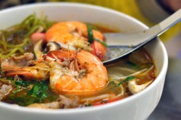 Bún Thái chua cay phố Đặng Văn Ngữ cực ngon