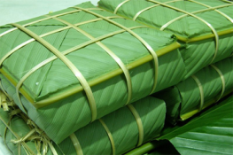 Gói bánh chưng vuông vắn ngày tết