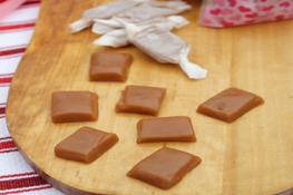 Ngọt ngào viên kẹo Caramel cho đêm giáng sinh ấm áp