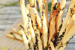 Bánh mì que giòn rụm thơm ngon