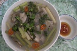 Canh chua bông súng cá sặc đậm đà hương quê