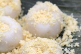 Bánh dầy nhân mặn quen mà lạ