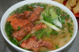 Phở xốt vang thừa hưởng vị ngon từ phở Việt