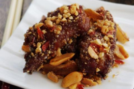 Cuối tuần đổi vị với món sườn chiên lăn đậu phộng