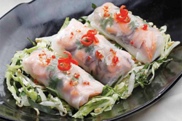Bánh cuốn nhân cá hồi ngon lạ