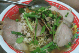 Ăn bún, phở sáng miễn phí ở Đà Lạt 