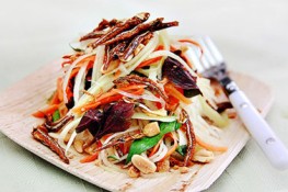 Làm gỏi đu đủ lạ miệng