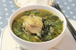 Cơm ngon với canh gà nấu rau quế