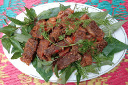 Ăn cơm cá thính