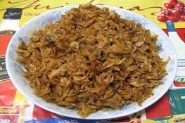 Đưa cơm với sắn nước kho ruốc