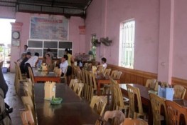 Quán phở lừa khách