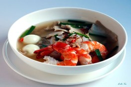 Tự nấu hủ tiếu tôm thịt