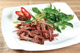 Lạ tai, lạ miệng bò một nắng hai sương