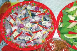 Ăn gỏi cá chuồn ở Mỹ Á