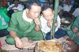 Văn hóa rượu cần Macoong