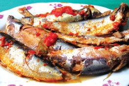 Lục đục kho rục cá trích