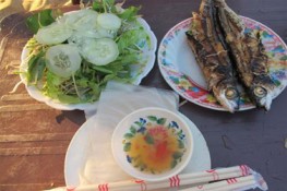 Đi ăn cá chuồn bãi Rạng