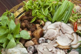 Lên vùng cao thưởng thức lợn cắp nách