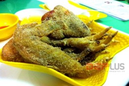 Ăn chân gà, canh gà rang muối ở khu Cầu Giấy