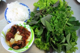 Chọn hàng bún chả Bắc hợp khẩu vị giữa Sài Gòn
