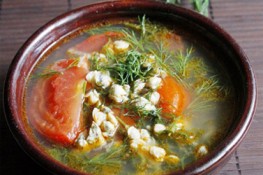  Canh hến nấu cà chua