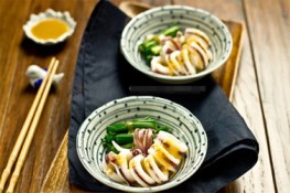 Lạ miệng với mực luộc rưới nước xốt