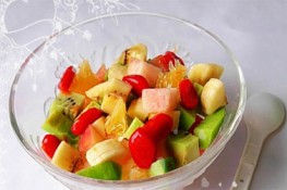 Nắng nóng trổ tài hoa quả dầm sữa chua ngon mát