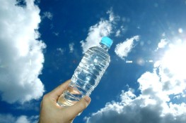 Phát hiện 5 loại nước đóng chai gây tiêu chảy