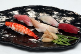 Tự làm sushi Nhật cực chuẩn