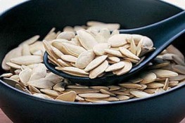 Chữa giun đũa, giun kim bằng hạt bí