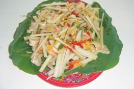 Trắng ngần nộm ngó sen