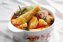 Lẩu gà Thái