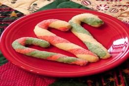 Trổ tài làm cookies hình cây gậy đón Giáng sinh