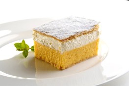 Đến xứ Slovenia thưởng thức kremna rezina