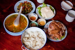 Mâm cơm thời bao cấp - một thời để nhớ