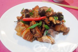 Thịt ba chỉ kho nấm 