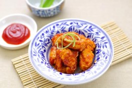 Thịt tẩm bột chiên xốt chua ngọt