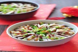Độc đáo khoai môn hấp thịt xông khói