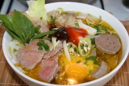 Cuối tuần nấu phở bò đãi cả nhà 