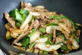 Lạ miệng với thịt bò xào húng quế